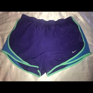 Women’s Nike Dri Fit running shorts Sz L